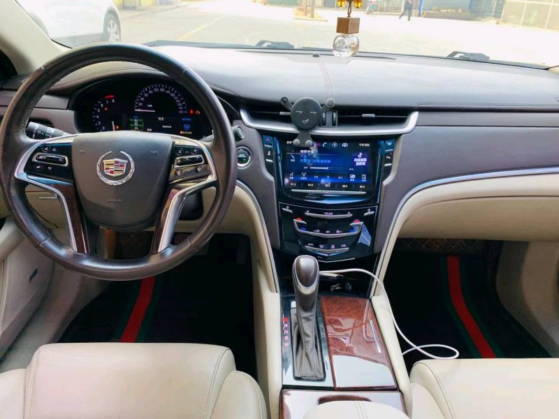 济宁16年凯迪拉克XTS5
