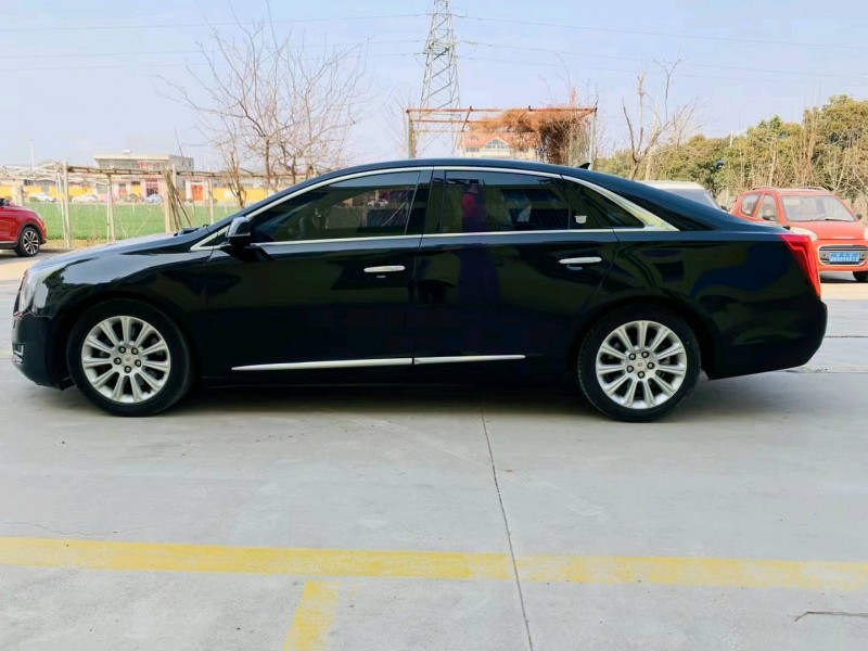 济宁16年凯迪拉克XTS8