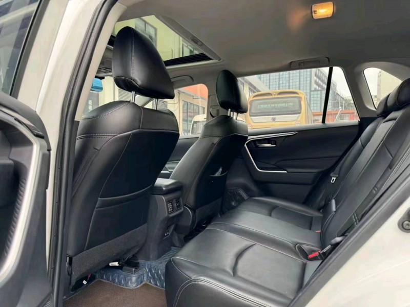 莆田22年豐田RAV4榮放8