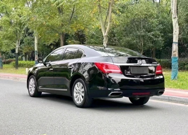 深圳15年别克君越3