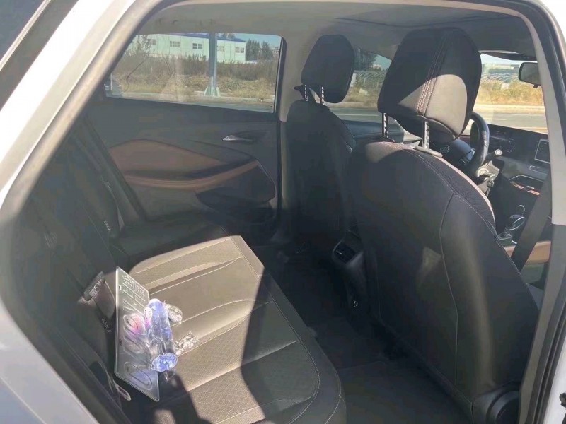 枣庄21年别克威朗8