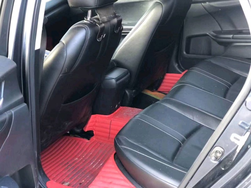 珠海18年本田思域3