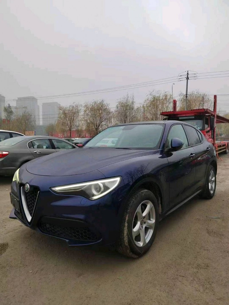 枣庄19年阿尔法·罗密欧Stelvio2