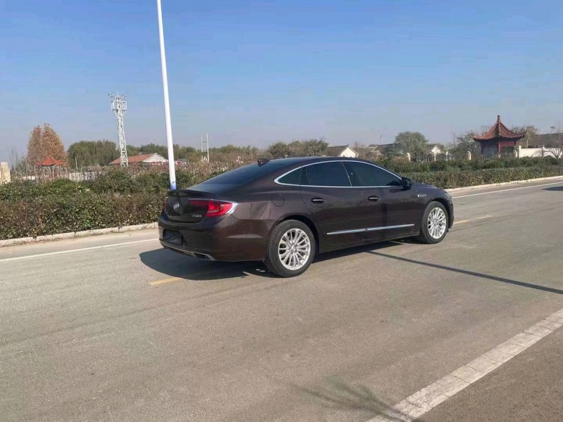 枣庄18年别克君越3