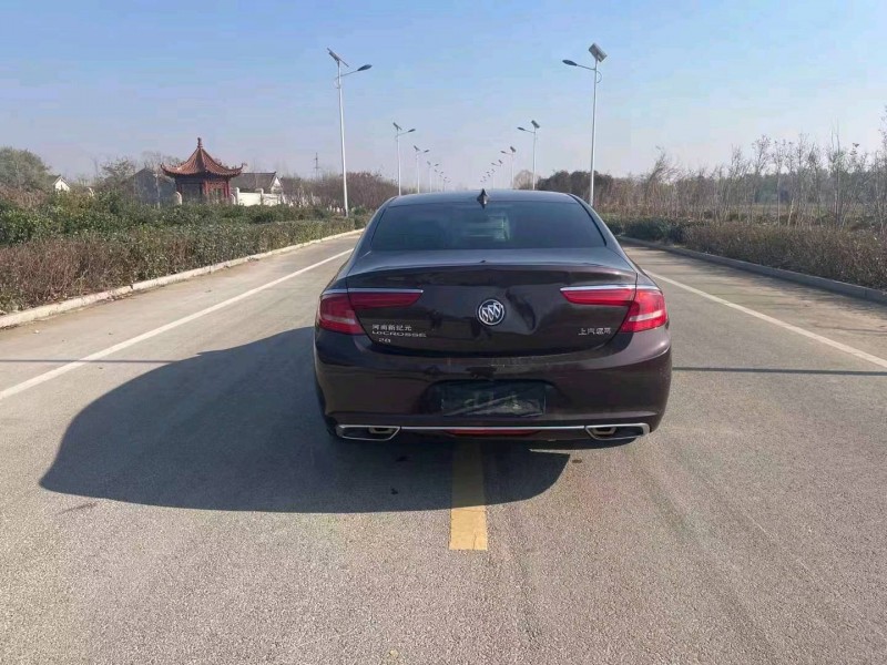 枣庄18年别克君越7