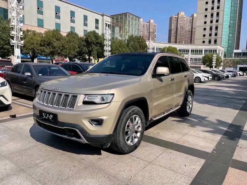 常州16年Jeep大切诺基9
