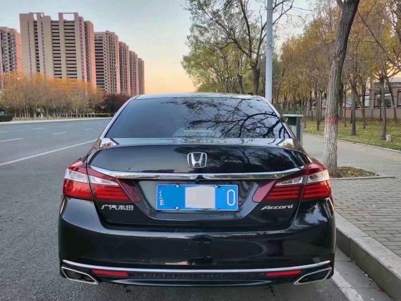 邯郸18年本田雅阁2