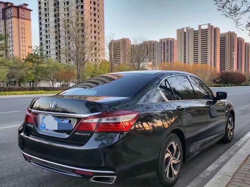 邯郸18年本田雅阁3