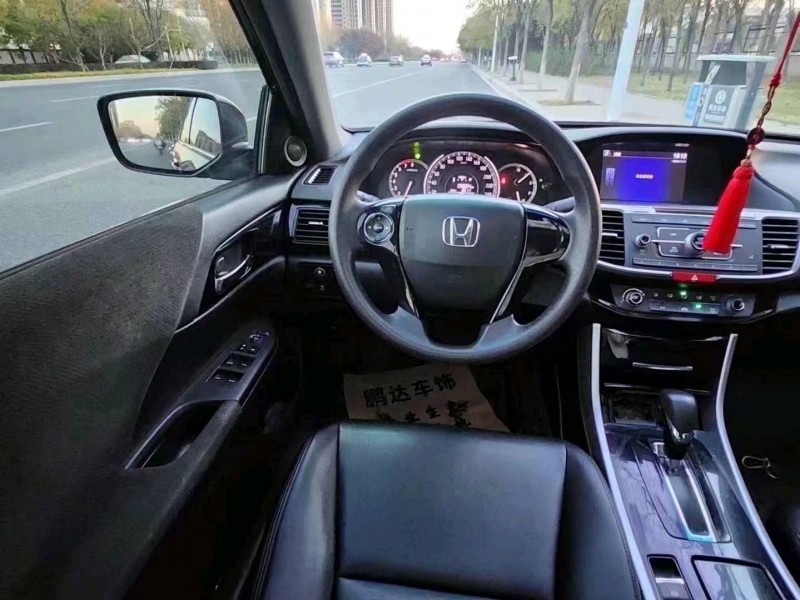 邯郸18年本田雅阁8