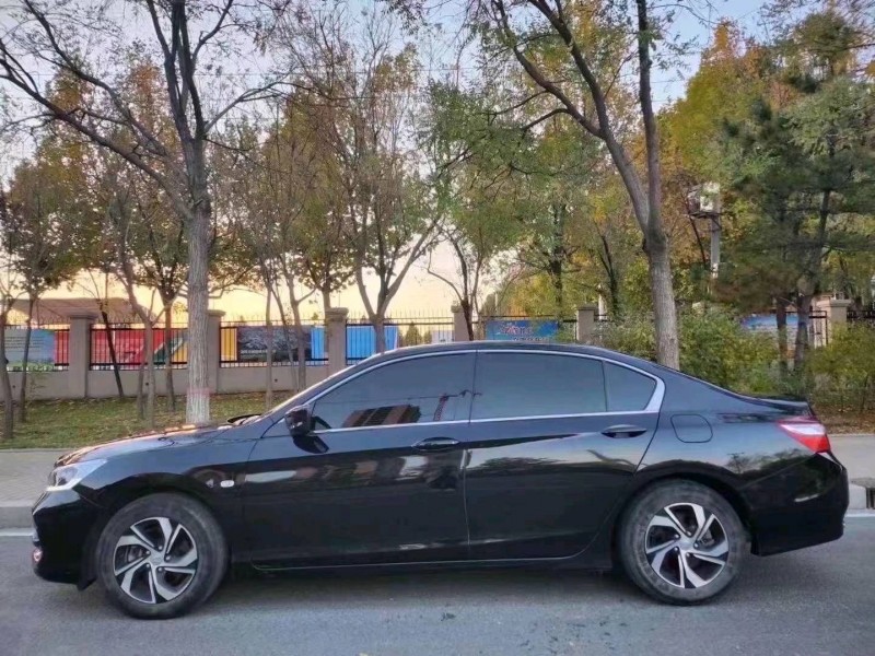 邯郸18年本田雅阁9