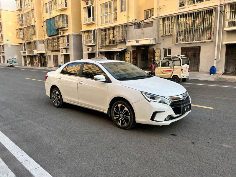 徐州16年比亚迪秦2