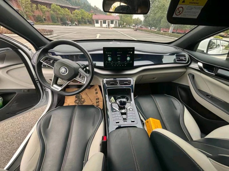 重庆22年比亚迪秦8