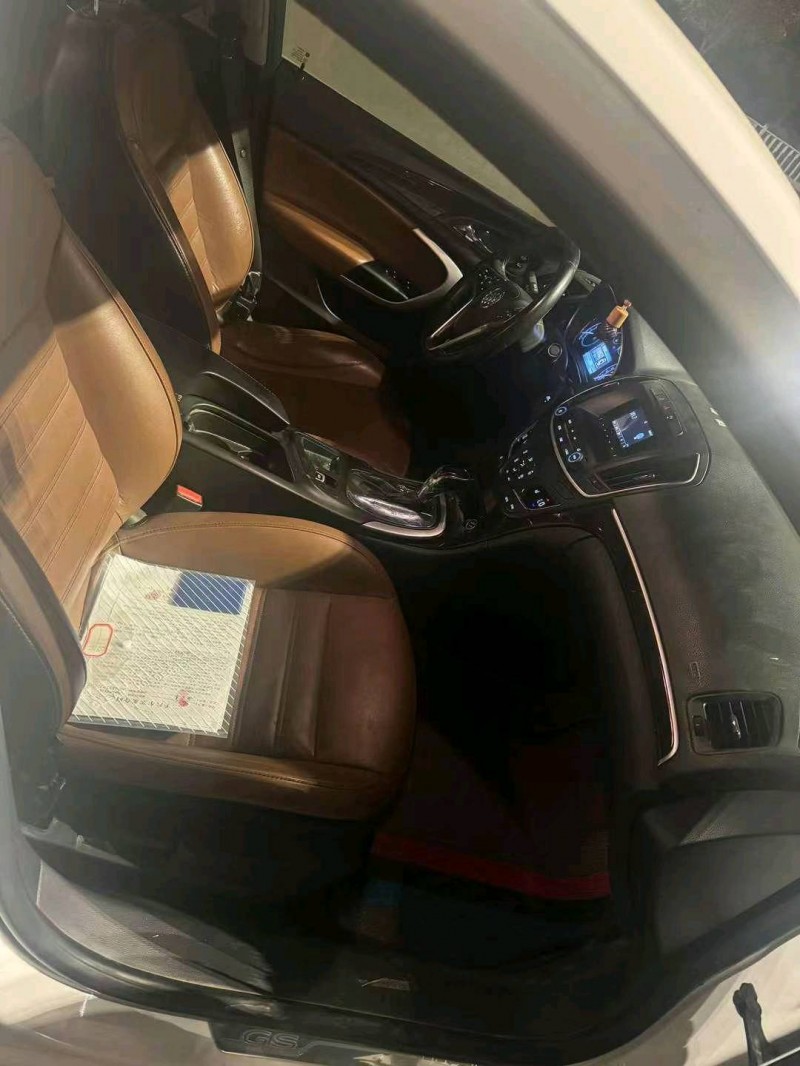 苏州15年别克君威6