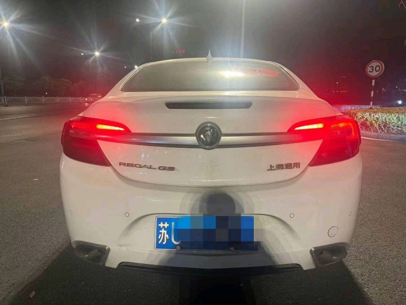 苏州15年别克君威9