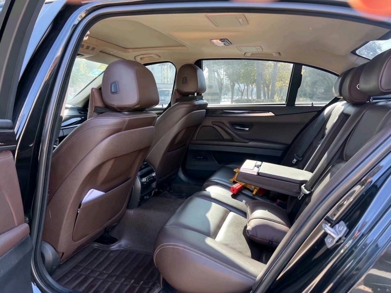 济宁16年宝马5系6