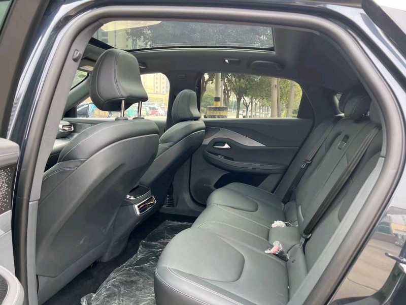 济宁23年极狐汽车阿尔法6