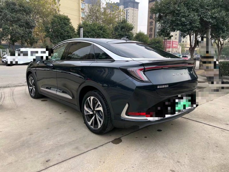 济宁23年极狐汽车阿尔法8