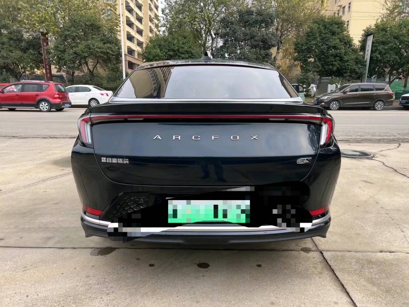 济宁23年极狐汽车阿尔法9