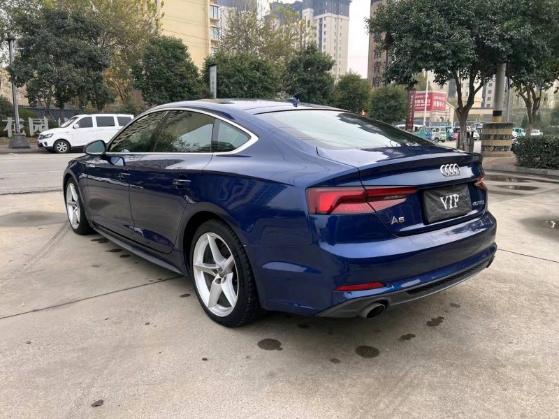 济宁17年奥迪A58