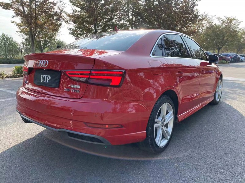 济宁18年奥迪A38
