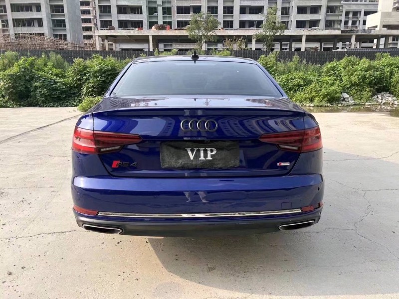 济宁19年奥迪A4L9