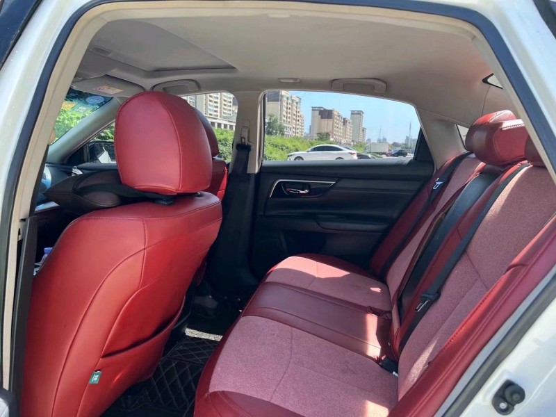 济宁17年日产天籁6