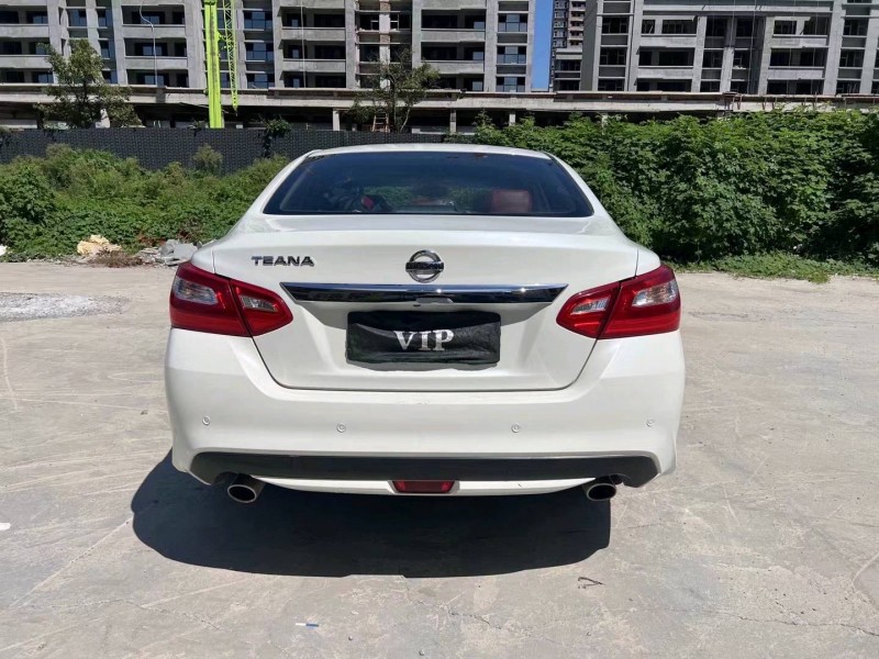 济宁17年日产天籁9