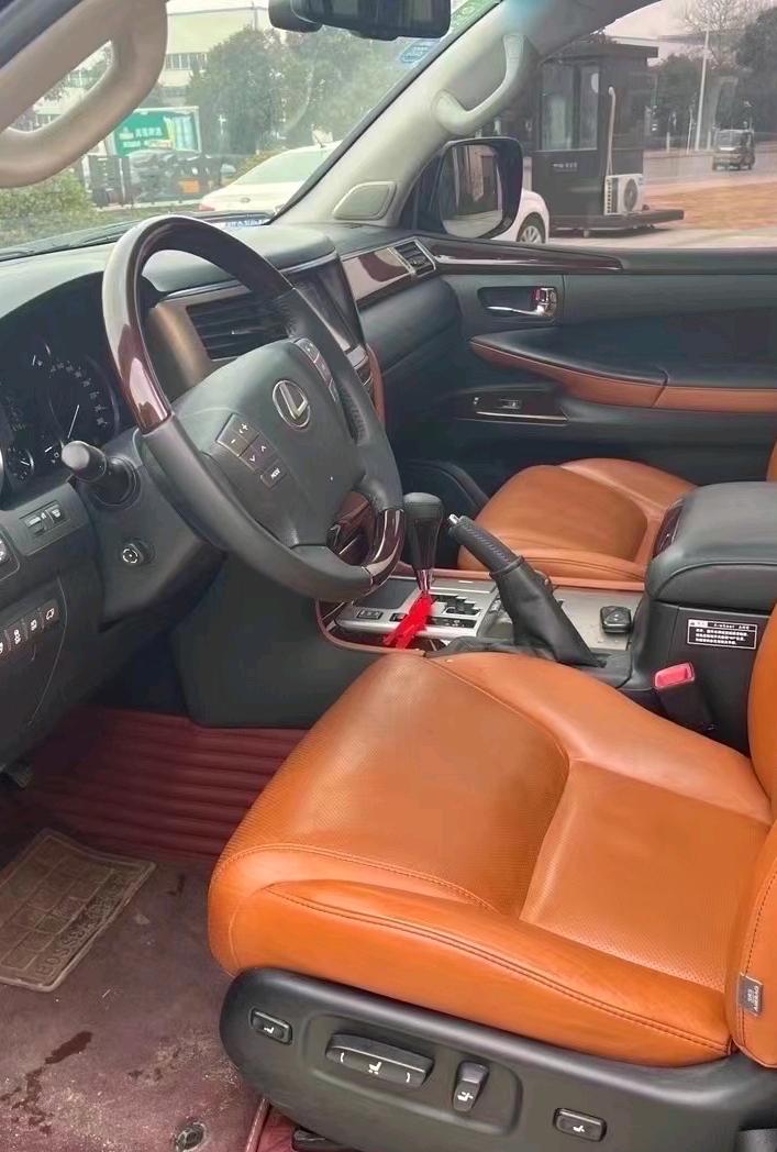 济宁15年雷克萨斯LX4