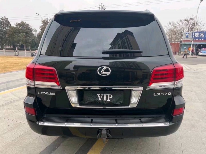 济宁15年雷克萨斯LX9