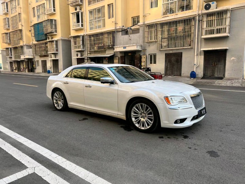 徐州13年克莱斯勒300C3