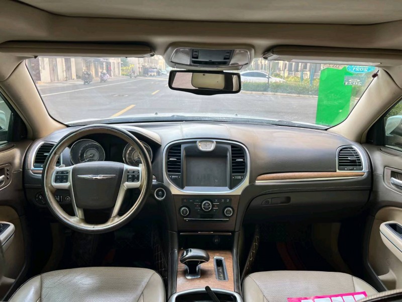 徐州13年克莱斯勒300C4