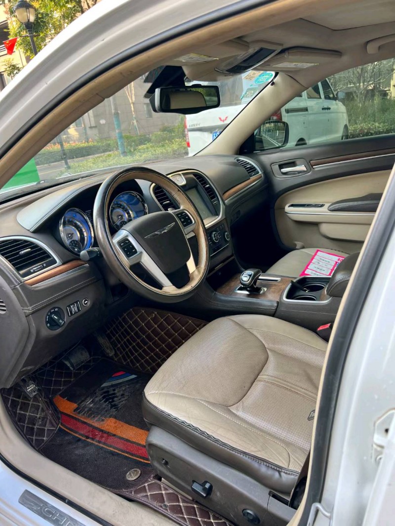 徐州13年克莱斯勒300C5