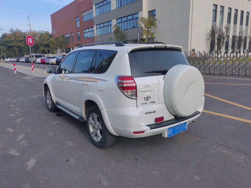 苏州12年丰田RAV49