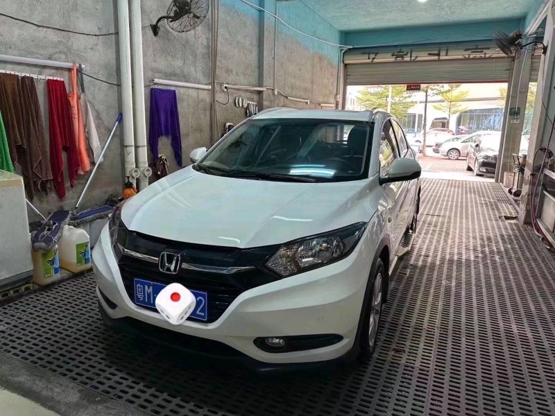 汕头17年本田缤智1