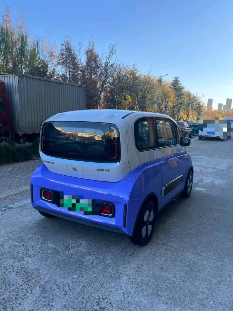 東營23年寶駿KIWI3