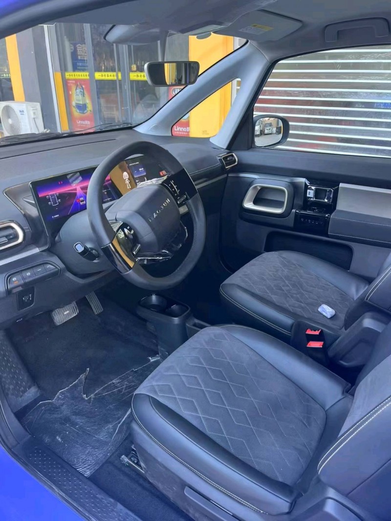 東營23年寶駿KIWI5