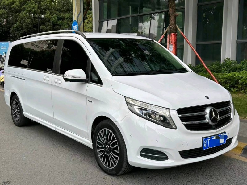 广州18年奔驰V2
