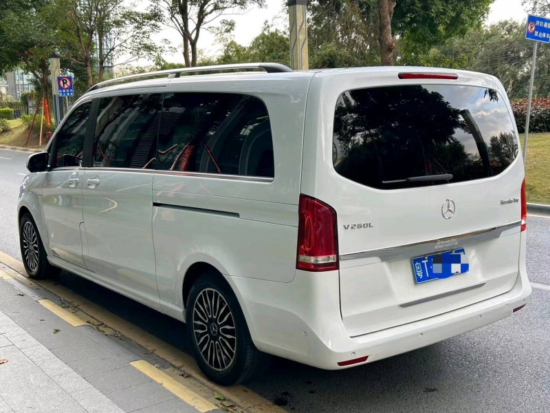 广州18年奔驰V8