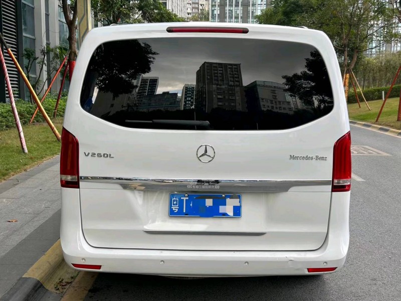 广州18年奔驰V9