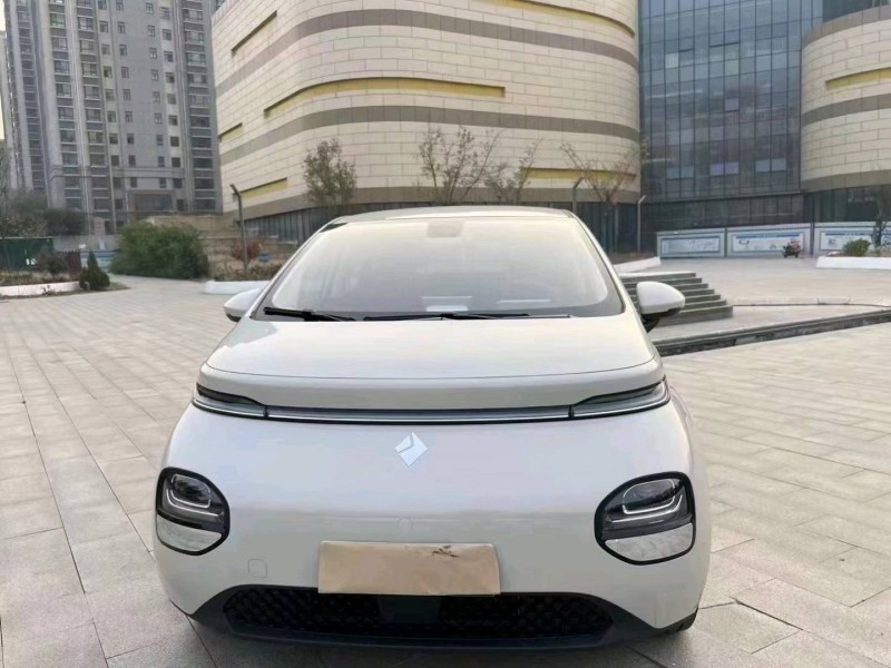 棗莊23年寶駿云朵1