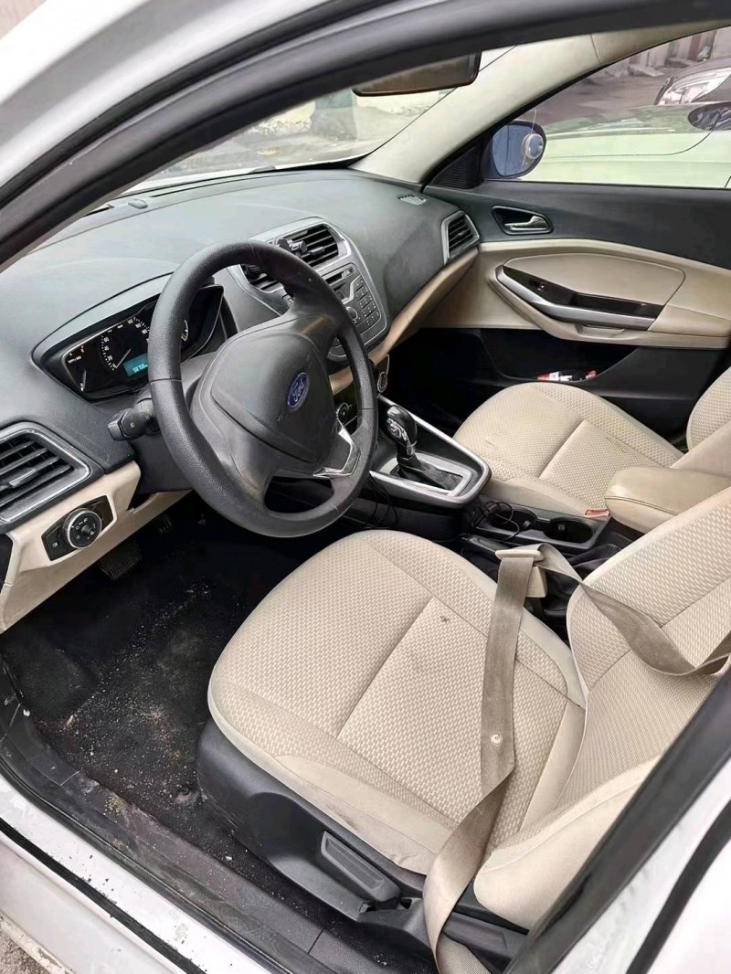 东营18年福特福睿斯4