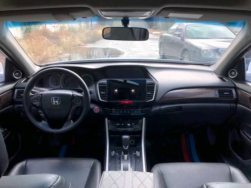 沈阳17年本田雅阁5