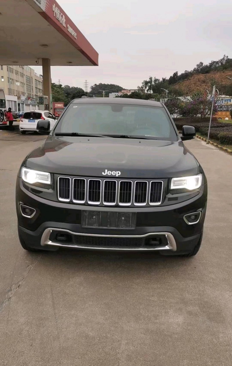 汕头16年Jeep大切诺基1