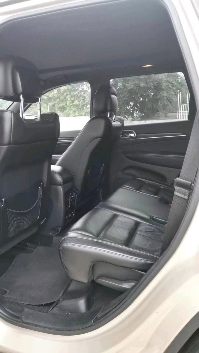 汕头16年Jeep大切诺基7