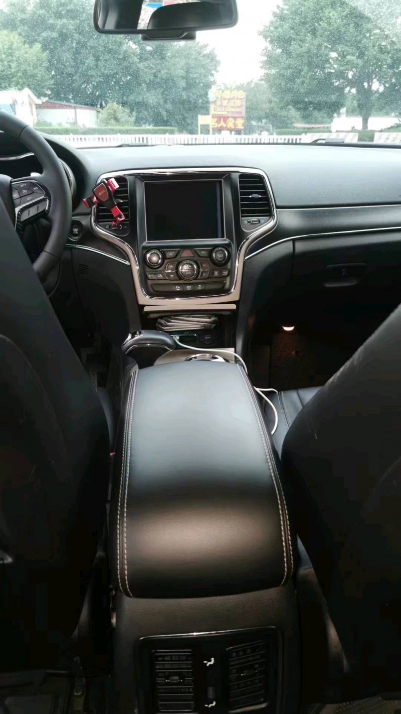 汕头16年Jeep大切诺基8