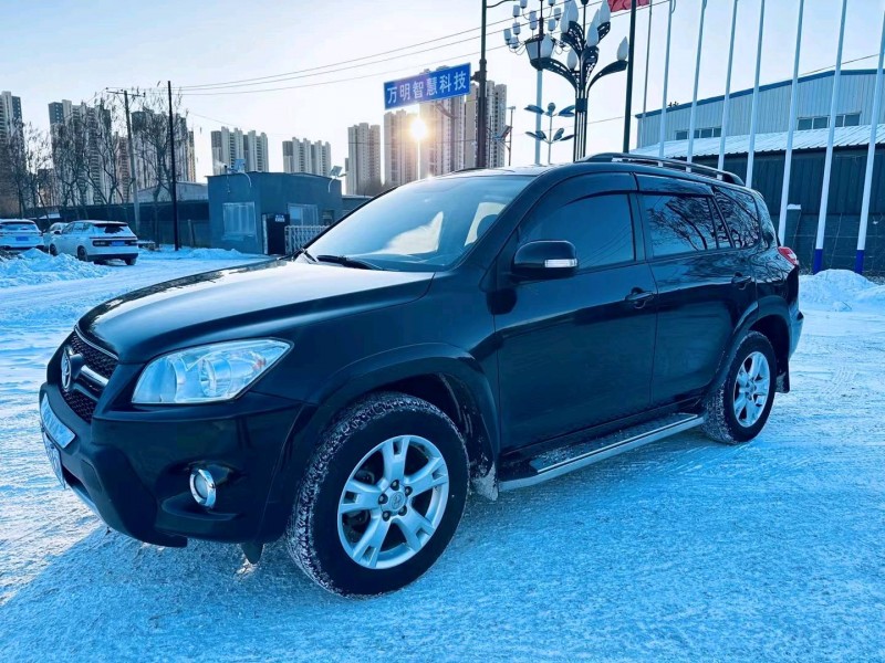 沈阳12年丰田RAV46