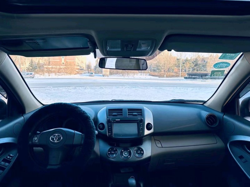 沈阳12年丰田RAV49