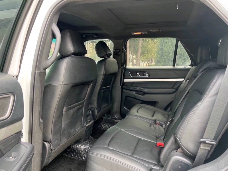 济宁16年福特探险者6