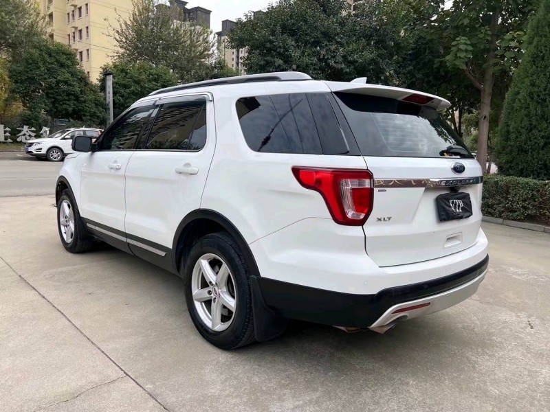 济宁16年福特探险者8