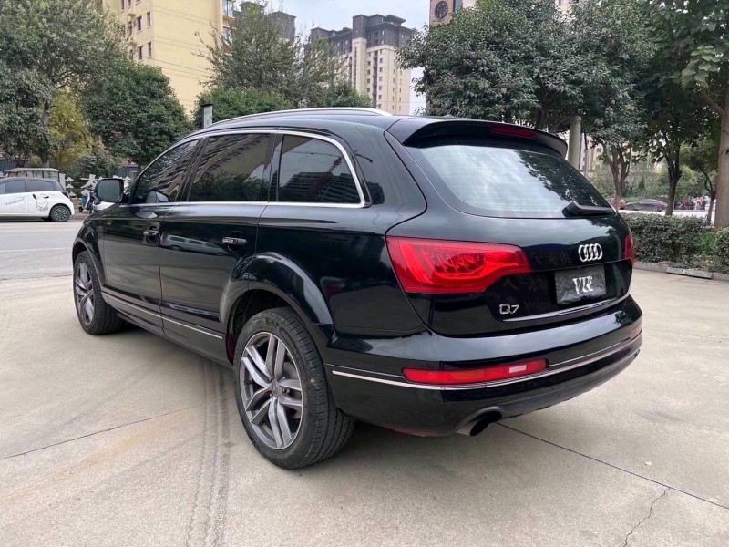 济宁14年奥迪Q78